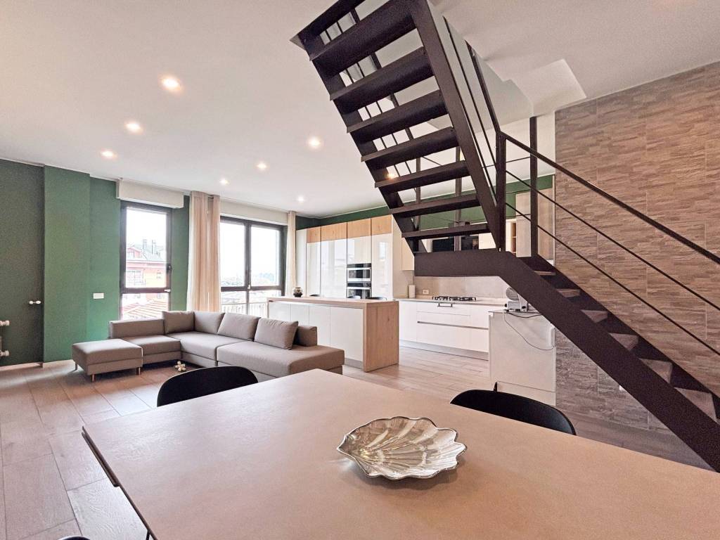 appartamento in vendita a Milano in zona Adriano