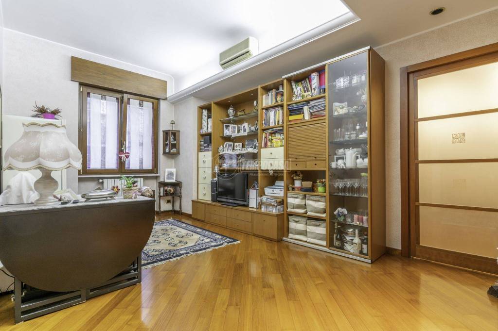 appartamento in vendita a Milano in zona Bocconi