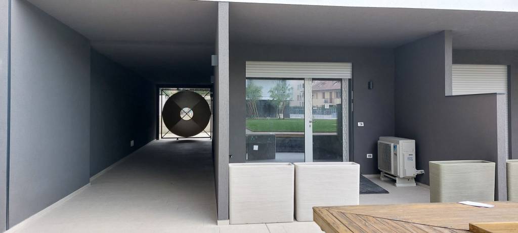 appartamento in vendita a Milano in zona Adriano