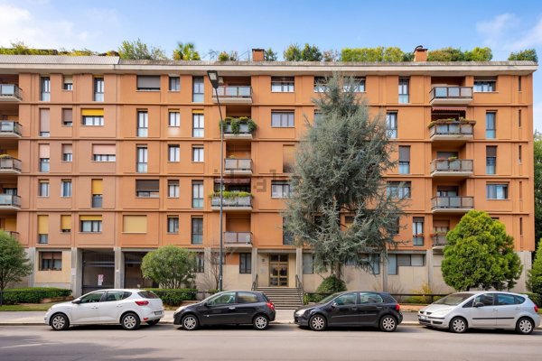 appartamento in vendita a Milano in zona Solari