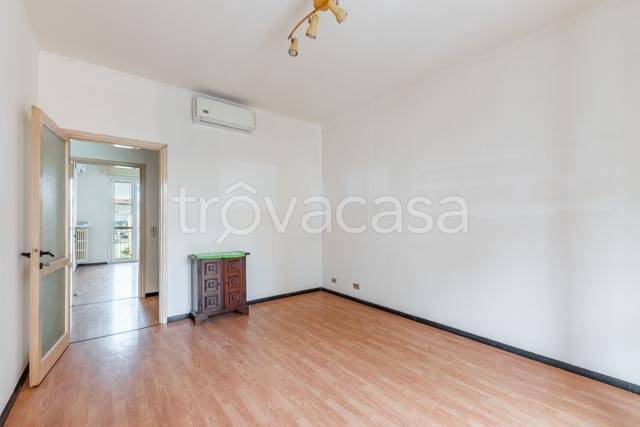 appartamento in vendita a Milano in zona Lambrate