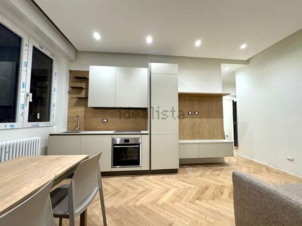 appartamento in vendita a Milano in zona Lorenteggio