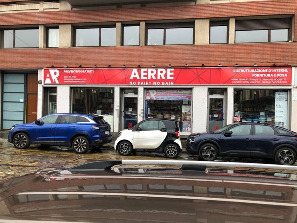 negozio in vendita a Milano in zona Porta Genova