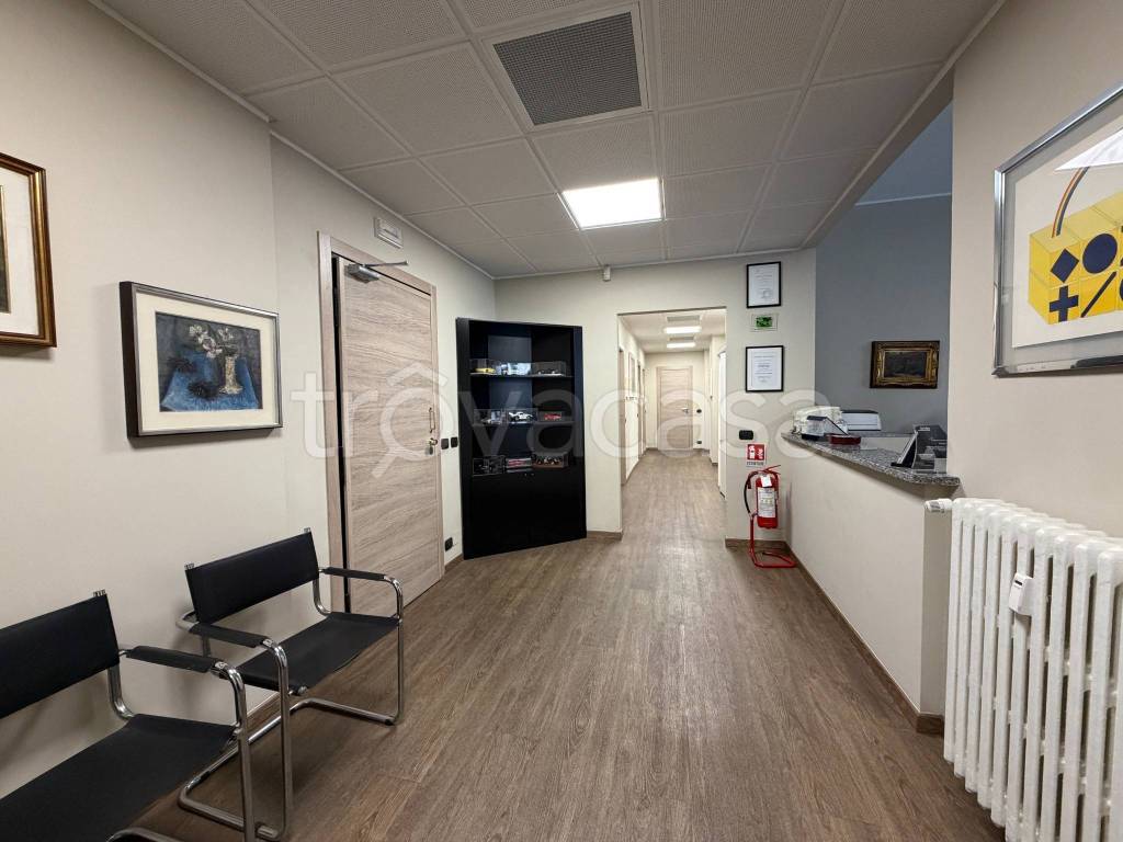 ufficio in vendita a Milano in zona Stazione Centrale