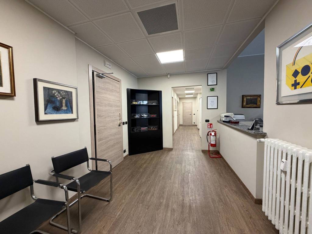 ufficio in vendita a Milano in zona Stazione Centrale