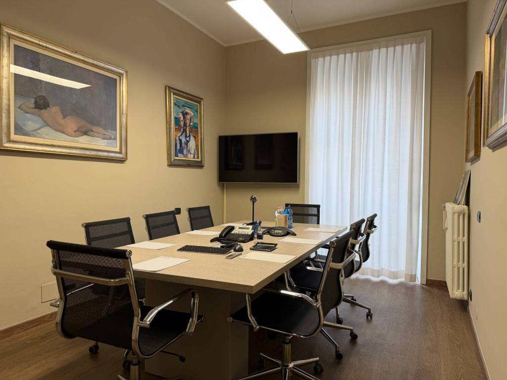 ufficio in vendita a Milano in zona Stazione Centrale