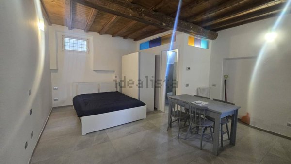 appartamento in vendita a Milano in zona Baggio