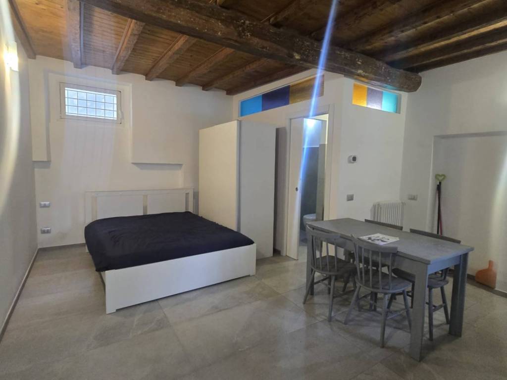 appartamento in vendita a Milano in zona Forze Armate