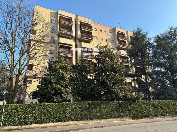 appartamento in vendita a Milano in zona Gallaratese