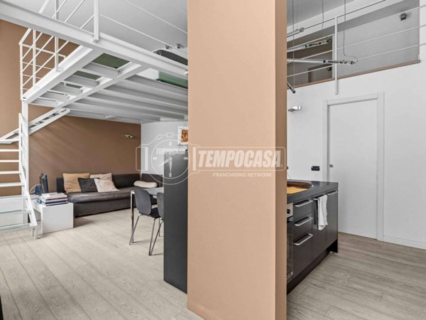 appartamento in vendita a Milano in zona Morivione