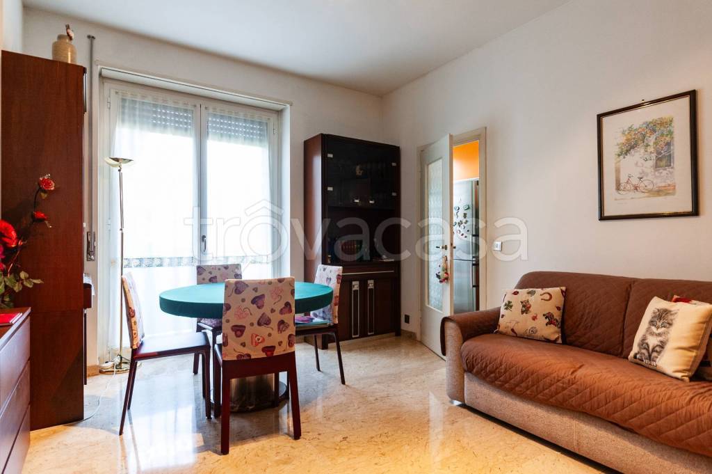 appartamento in vendita a Milano in zona Lambrate