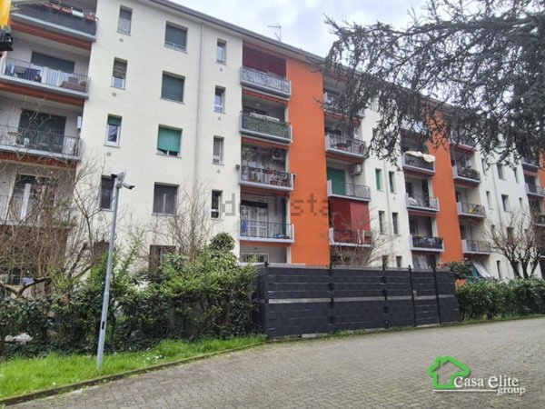 appartamento in vendita a Milano in zona Corvetto