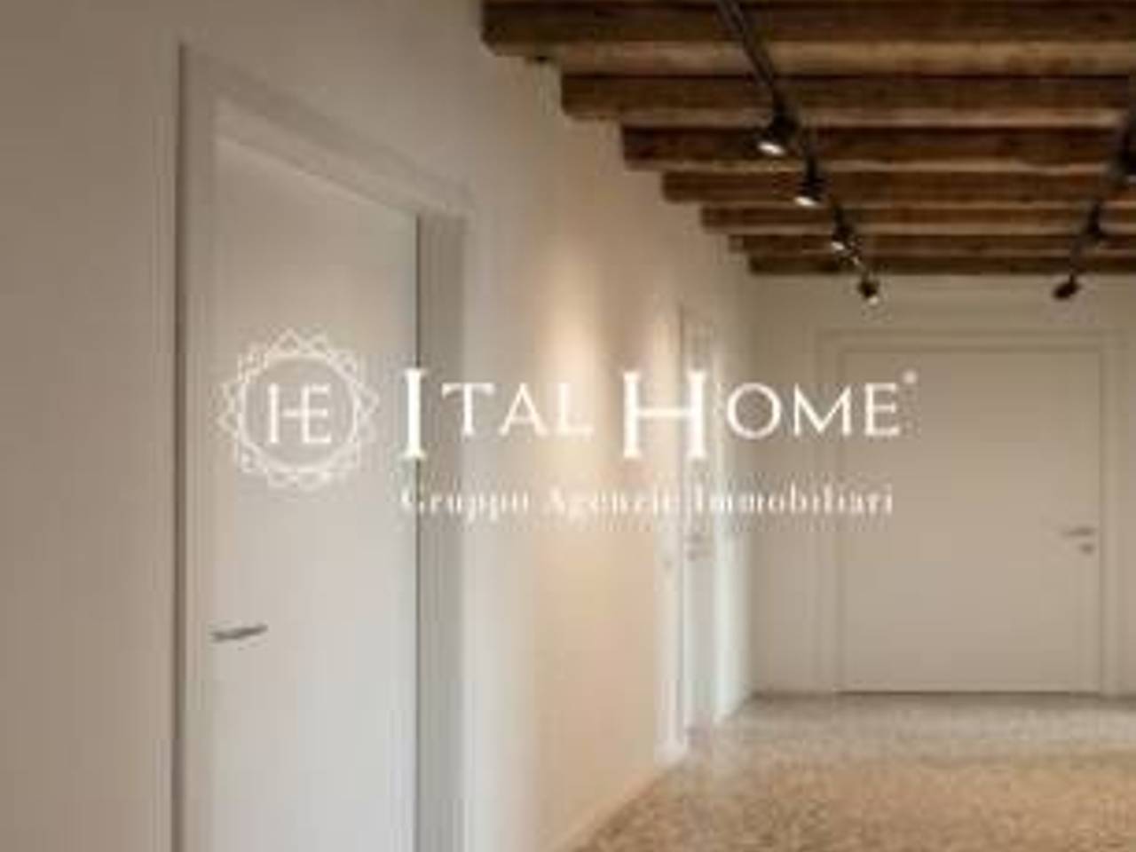 appartamento in vendita a Milano in zona Guastalla