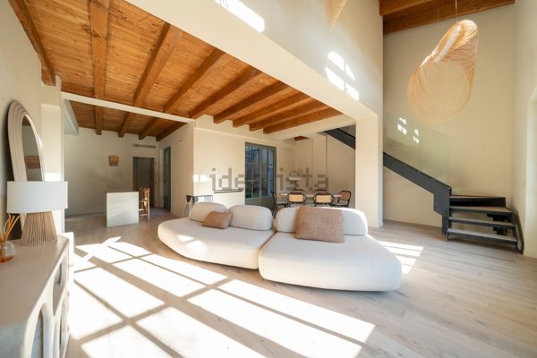 appartamento in vendita a Milano in zona Famagosta