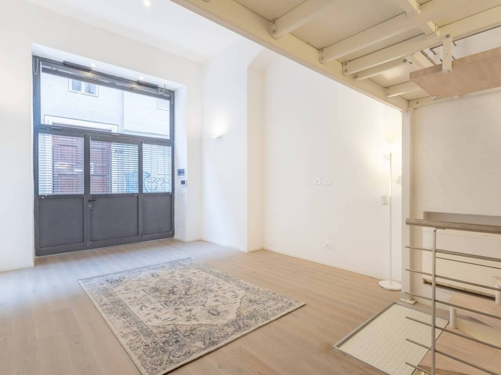 appartamento in vendita a Milano in zona Porta Nuova