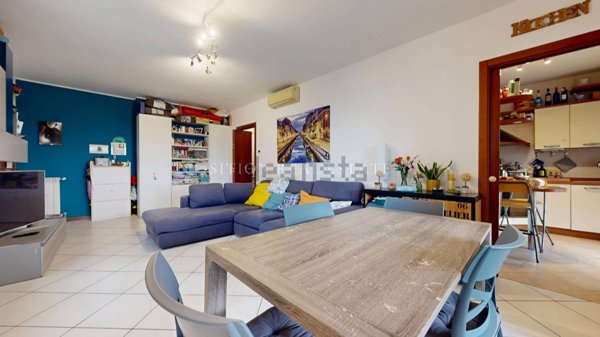 appartamento in vendita a Milano in zona Quarto Oggiaro