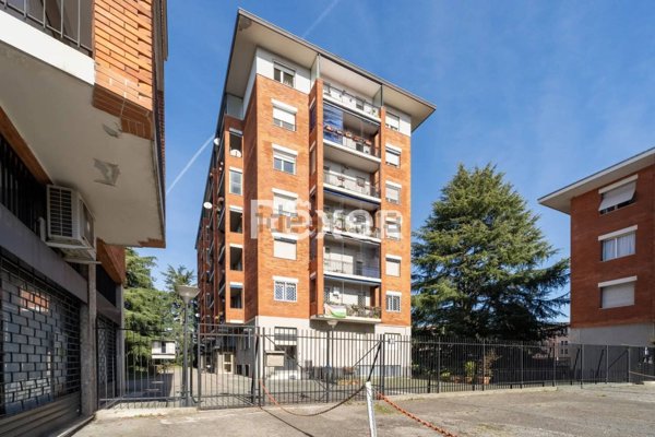 appartamento in vendita a Milano in zona Crescenzago