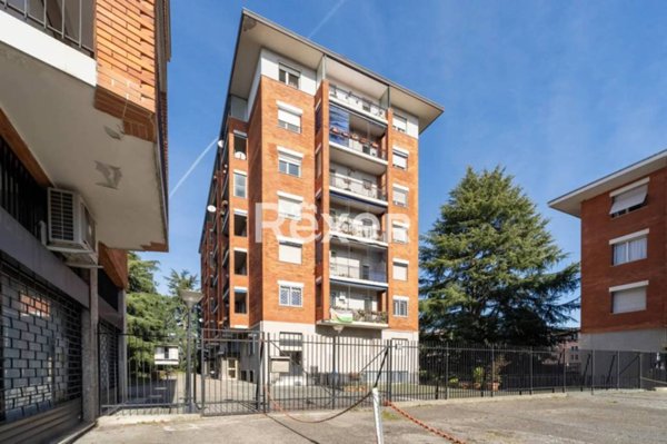 appartamento in vendita a Milano in zona Adriano