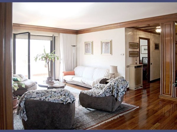 appartamento in vendita a Milano in zona Trenno