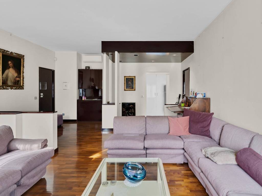appartamento in vendita a Milano in zona Famagosta