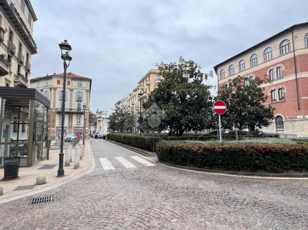 appartamento in vendita a Milano in zona Sempione