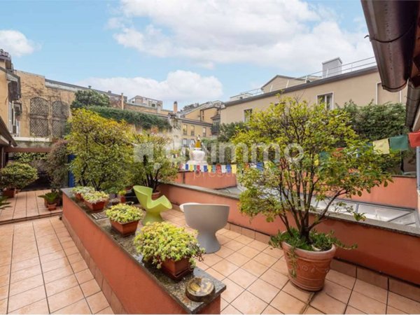 appartamento in vendita a Milano in zona Porta Nuova