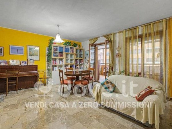 appartamento in vendita a Milano in zona Adriano