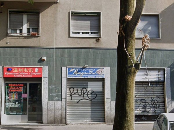 negozio in vendita a Milano in zona Trenno