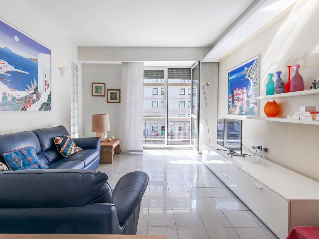 appartamento in vendita a Milano in zona Centro Direzionale