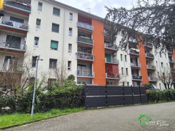 appartamento in vendita a Milano in zona Corvetto