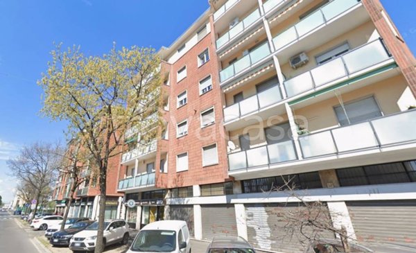 negozio in vendita a Milano in zona Adriano