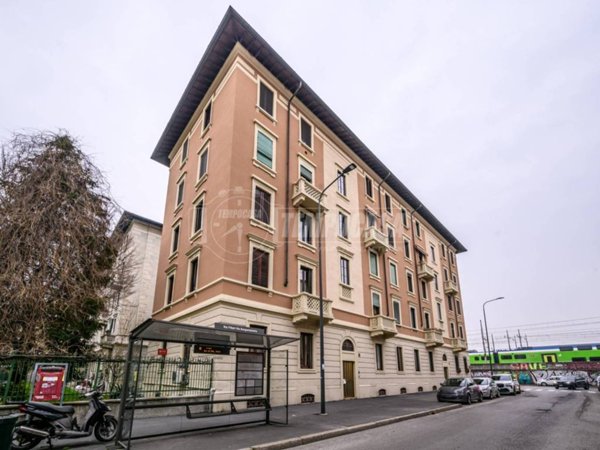 appartamento in vendita a Milano in zona Lambrate