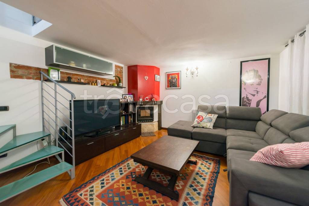 appartamento in vendita a Milano in zona Porta Vittoria