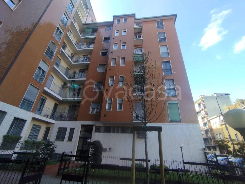 appartamento in vendita a Milano in zona Corvetto