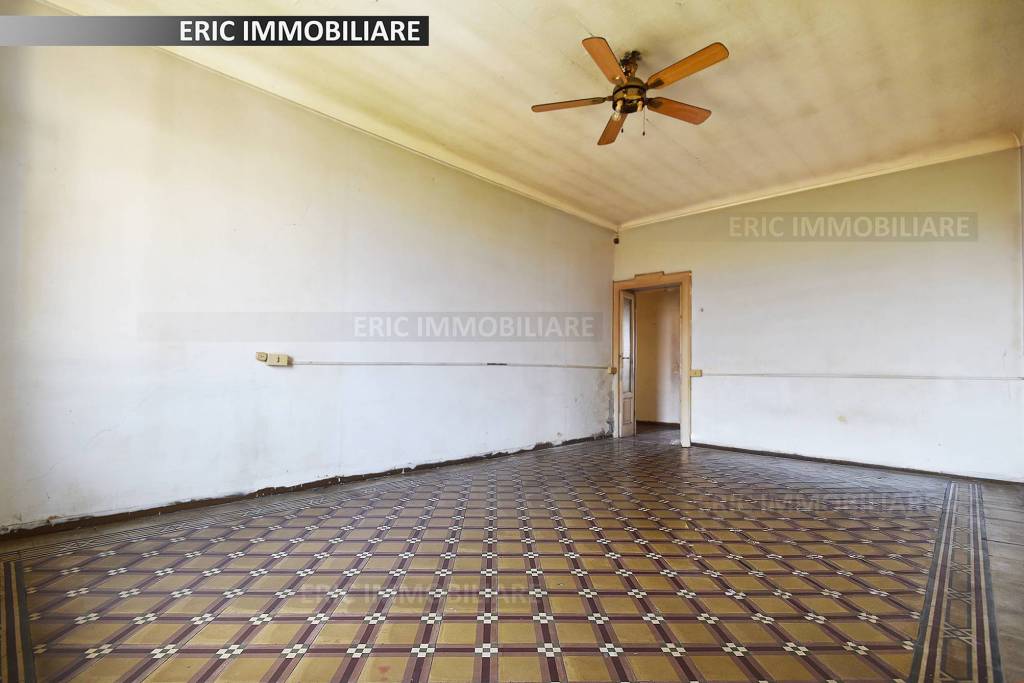 appartamento in vendita a Milano in zona Guastalla