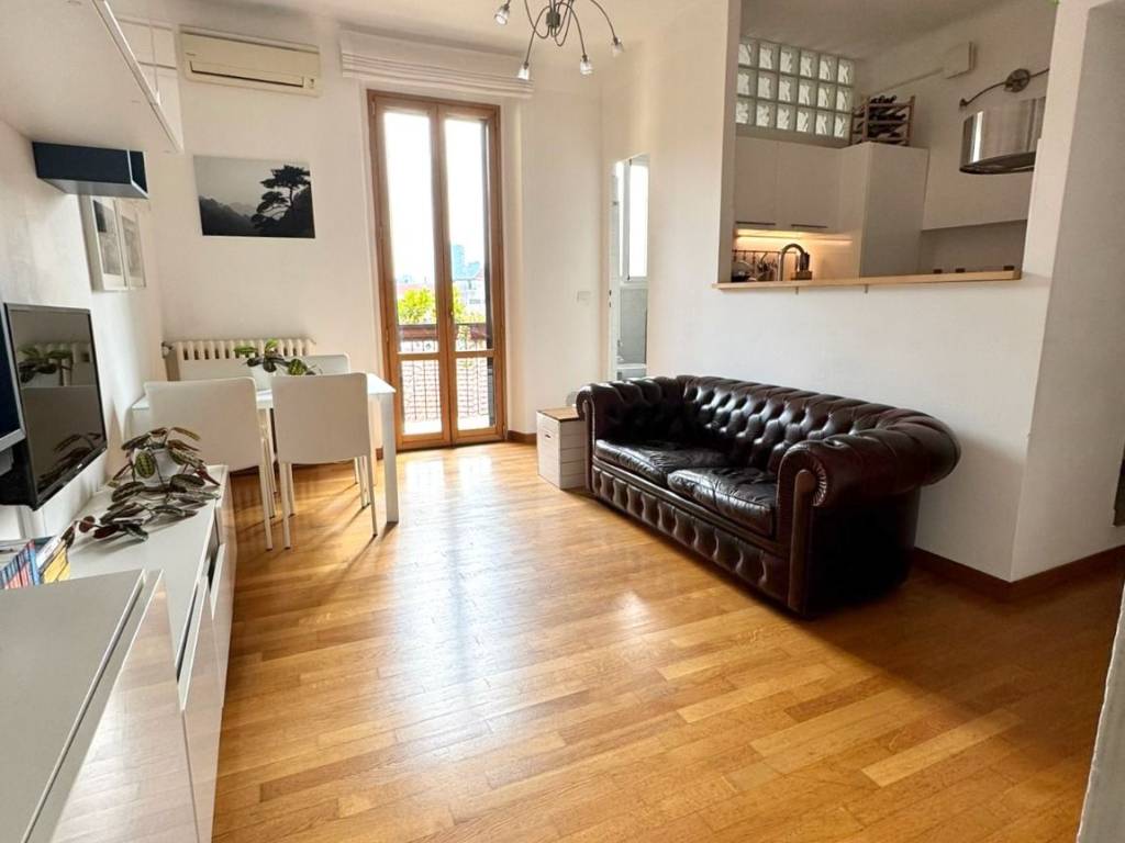 appartamento in vendita a Milano in zona Isola