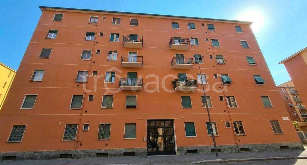 appartamento in vendita a Milano in zona Baggio