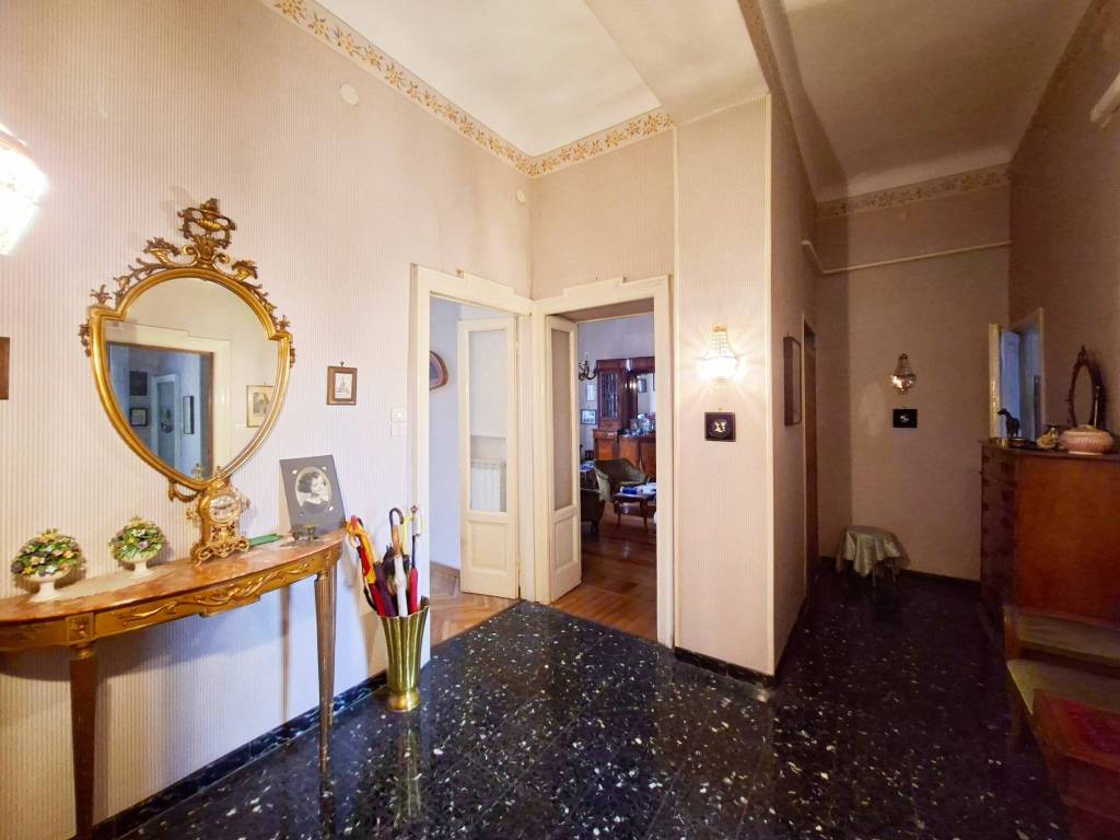 appartamento in vendita a Milano in zona Guastalla