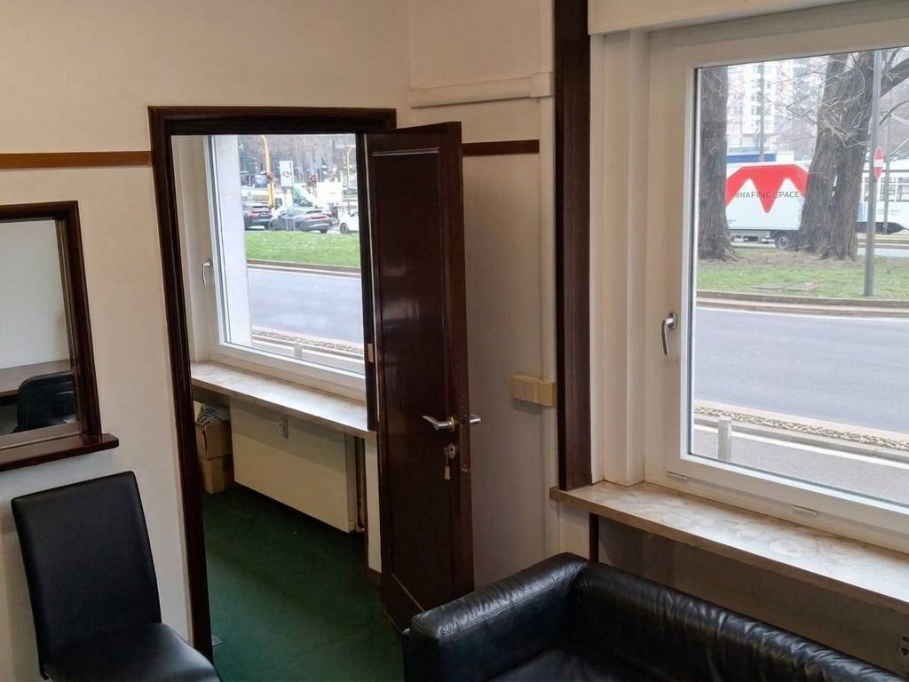 ufficio in vendita a Milano in zona Porta Garibaldi