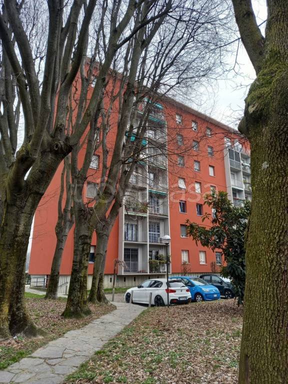 appartamento in vendita a Milano in zona Quartiere degli Olmi