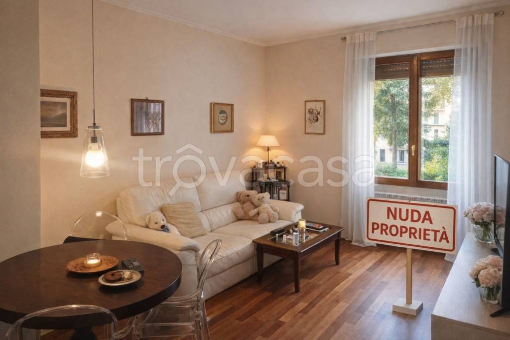 appartamento in vendita a Milano in zona Chiesa Rossa