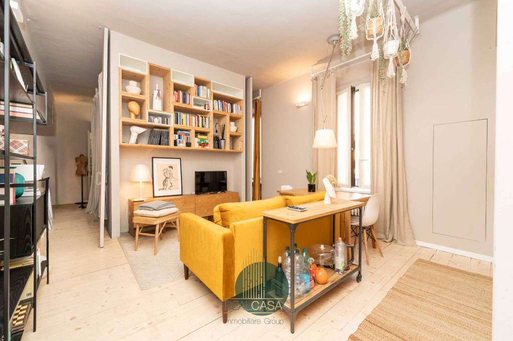 appartamento in vendita a Milano in zona Cinque Giornate