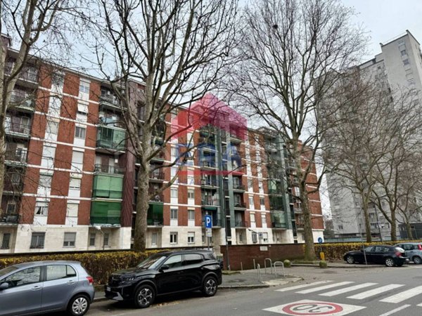 appartamento in vendita a Milano in zona Famagosta