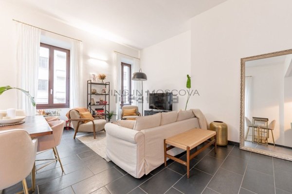 appartamento in vendita a Milano in zona Porta Nuova