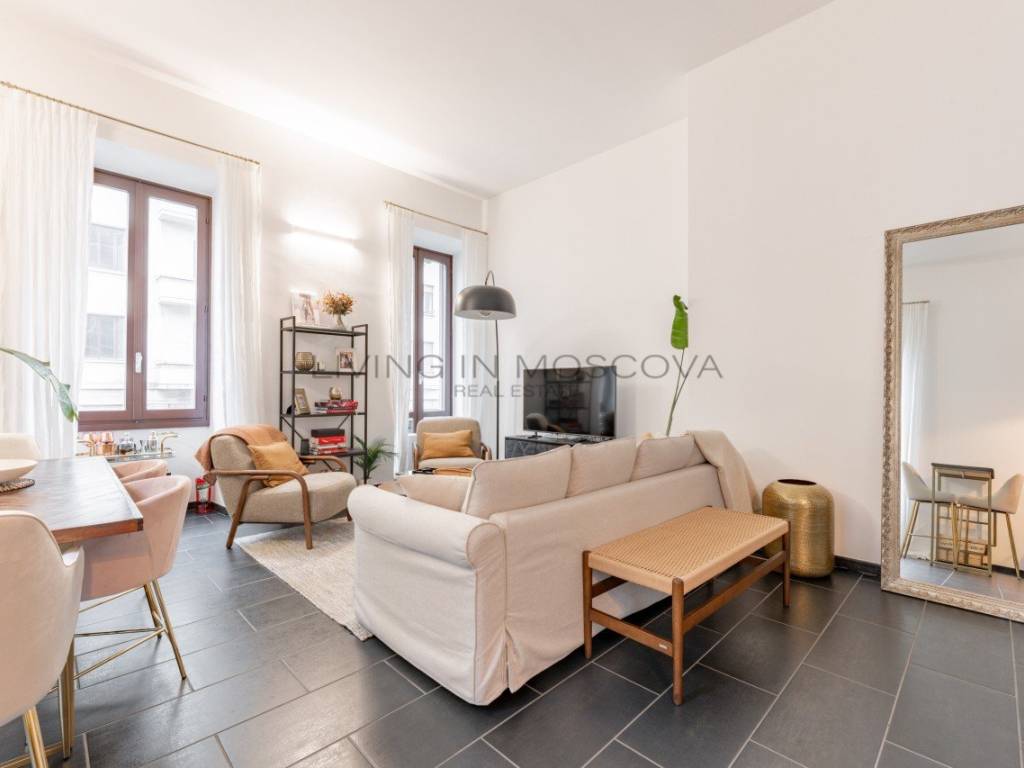 appartamento in vendita a Milano in zona Porta Nuova