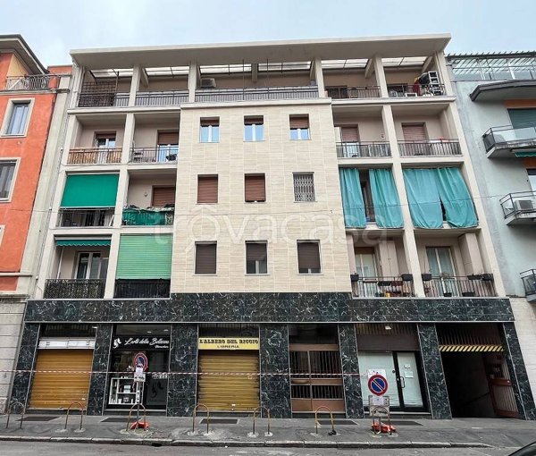 appartamento in vendita a Milano in zona Dergano