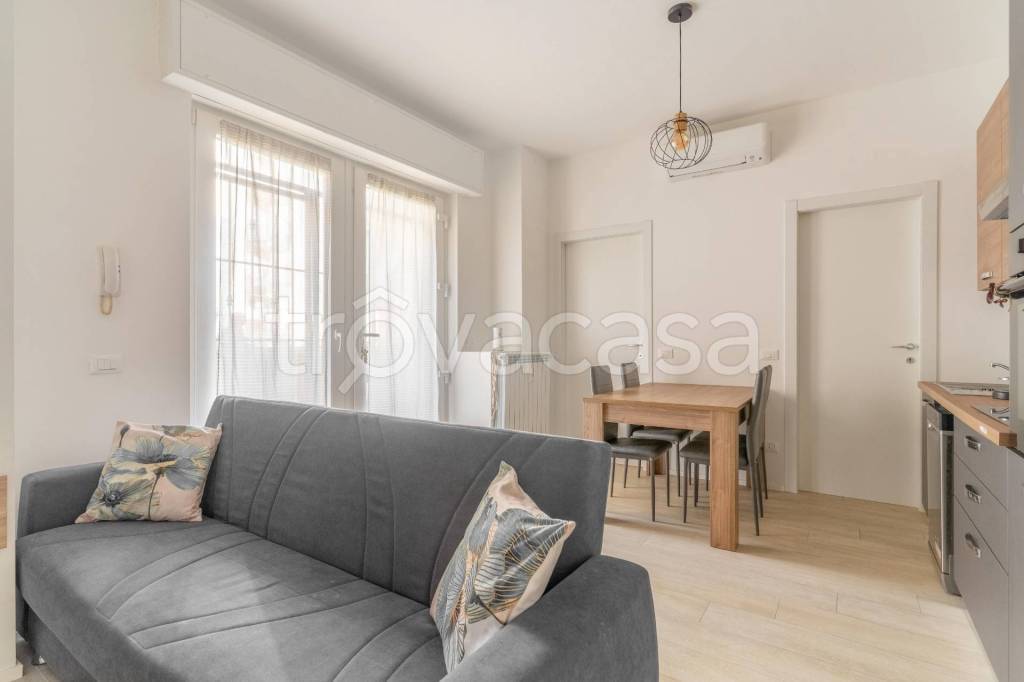 appartamento in vendita a Milano in zona Cadorna