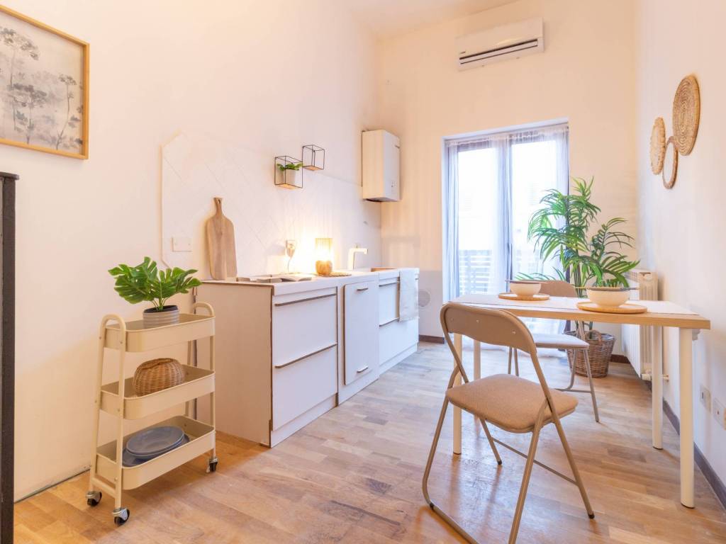 appartamento in vendita a Milano in zona Adriano