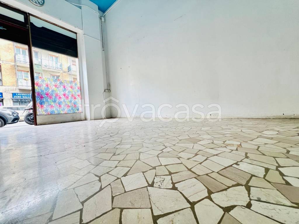 negozio in vendita a Milano in zona Ghisolfa