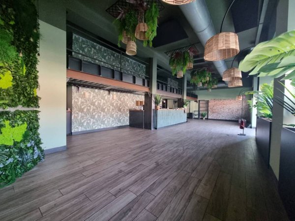 negozio in vendita a Milano in zona Porta Ticinese